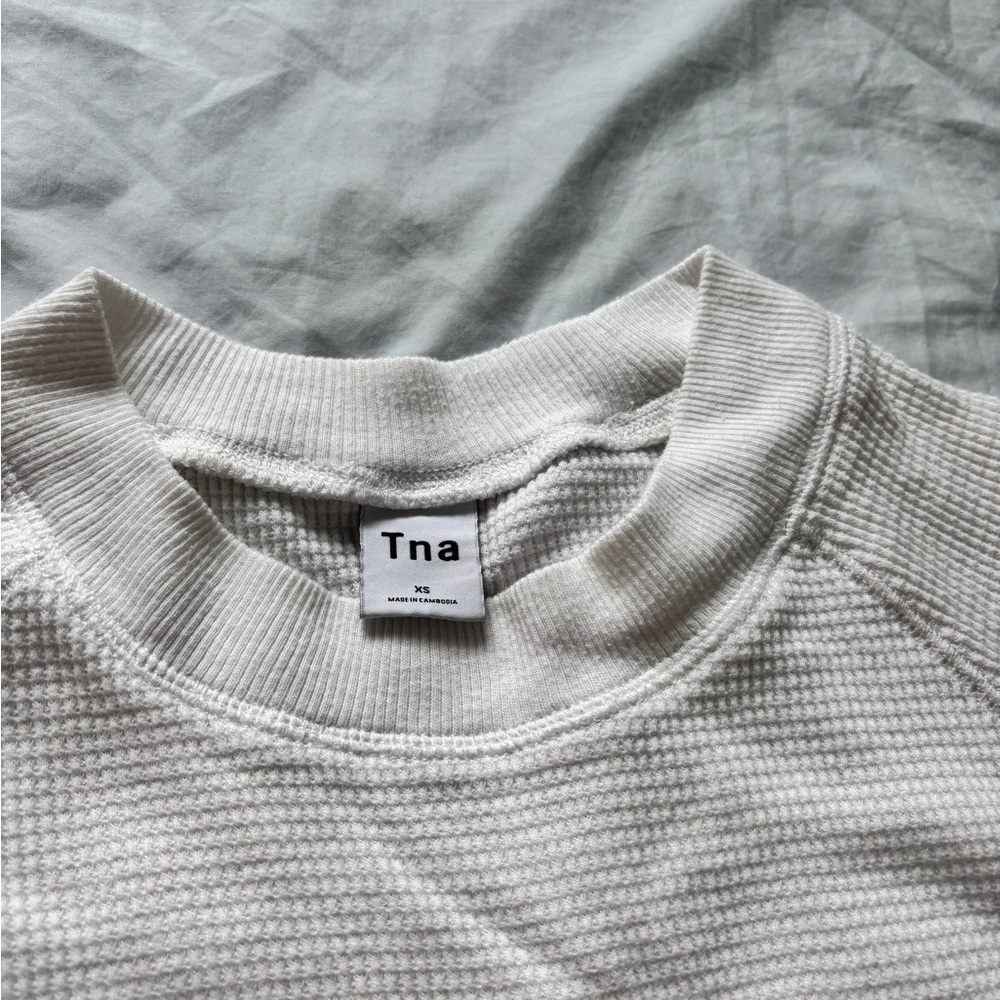 Aritzia tna waffle thermal ski layer long sleeve Elegant White Crew Neck Sweater - Picture 4 of 6